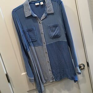 Westbound Large Women’s Blue and White Striped Button Down Shirt Rayon
